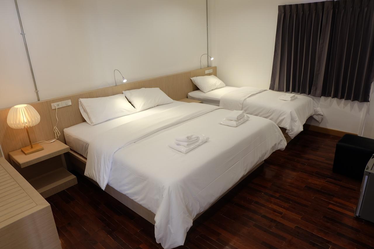 F Plus F Hostel Chiang Mai Extérieur photo