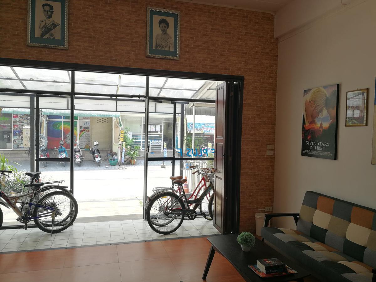 F Plus F Hostel Chiang Mai Extérieur photo